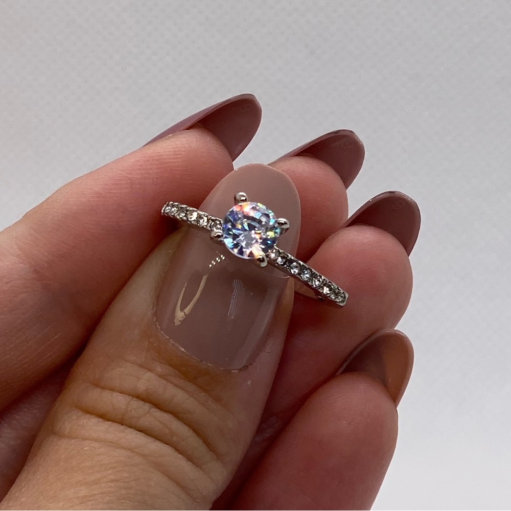 Elegant little Stone Engagement Ring
